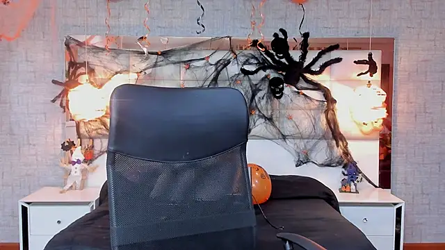 Snapshot of Nohemi_louse chatting on October 31, 7:10 pm Nohemi louse online show from October 31, 7:10 pm