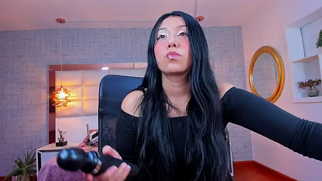 Snapshot of Nohemi_louse chatting on July 1, 7:14 pm Nohemi louse online show from July 1, 7:14 pm