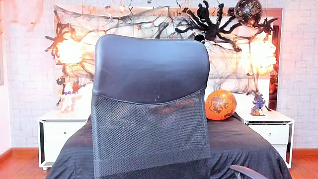 Snapshot of Nohemi_louse chatting on October 30, 6:49 pm Nohemi louse online show from October 30, 6:49 pm