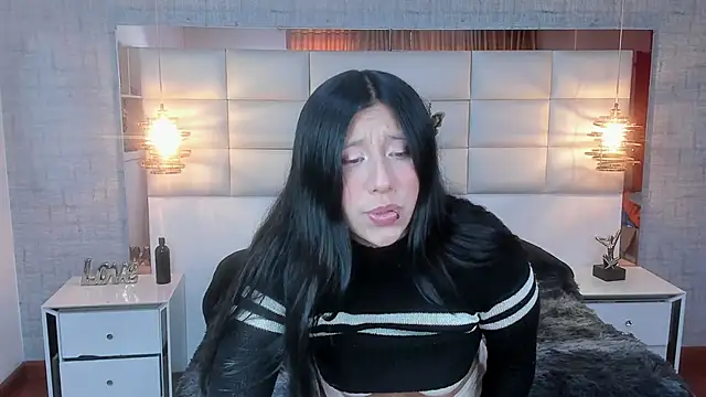 Snapshot of Nohemi_louse chatting on November 27, 7:03 pm Nohemi louse online show from November 27, 7:03 pm