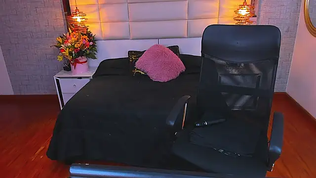 Nohemi louse online show from March 19, 6:41 pm