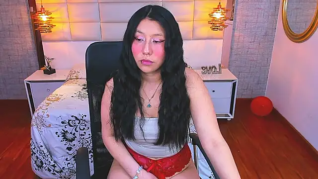 Nohemi louse online show from March 6, 6:14 pm