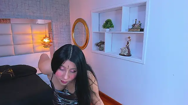 Nohemi louse online show from March 12, 6:45 pm