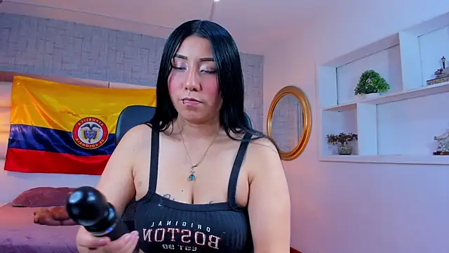 Snapshot of Nohemi_louse chatting on June 25, 7:30 pm Nohemi louse online show from June 25, 7:30 pm