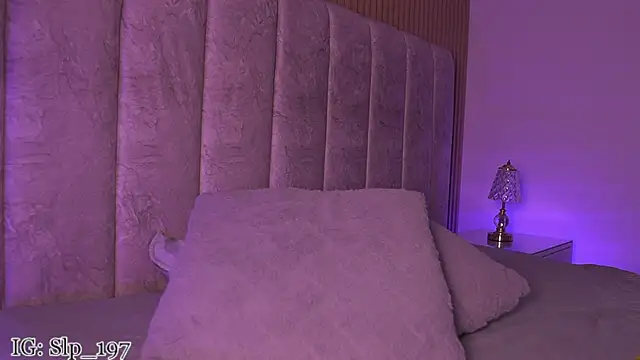 sara lopee1 online show from April 21, 12:01 pm