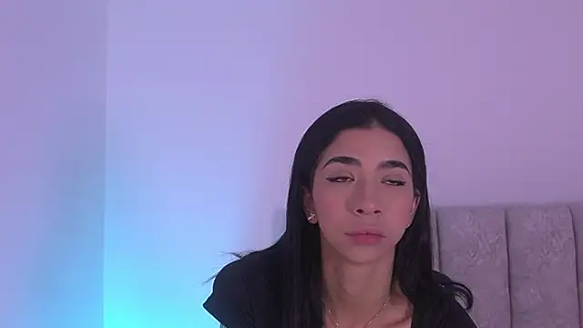 sara lopee1 online show from January 7, 11:59 am