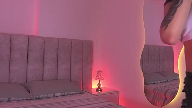 sara lopee1 online show from November 28, 12:05 pm