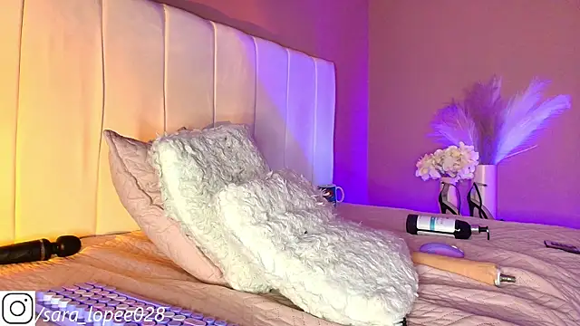 sara lopee1 online show from March 15, 1:29 pm