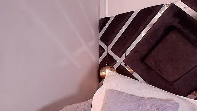 sara lopee1 online show from October 31, 12:02 pm