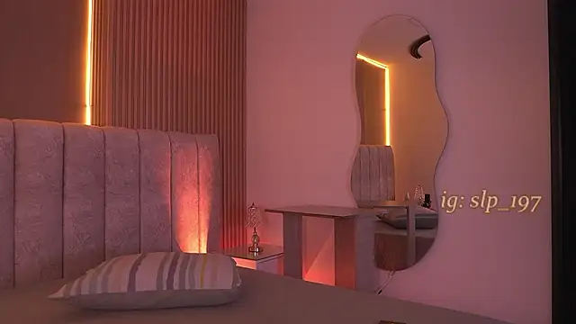 sara lopee1 online show from February 7, 12:02 pm