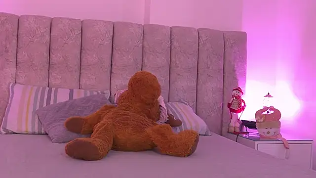 sara lopee1 online show from December 22, 12:05 pm