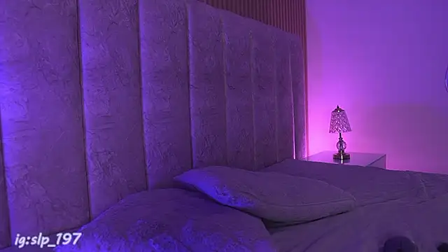 sara lopee1 online show from March 14, 12:00 pm