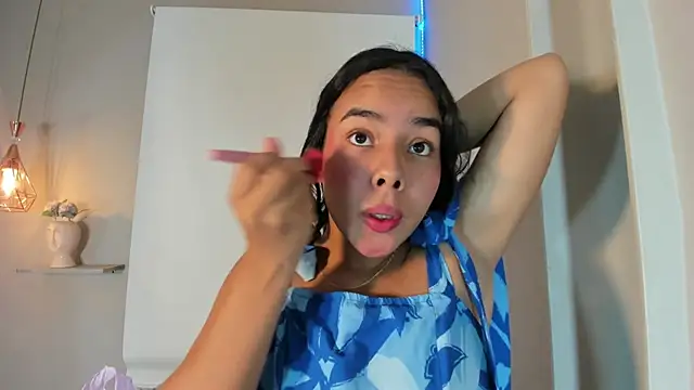 Snapshot of Roxy_Stonee chatting on July 10, 7:25 pm Roxy Stonee online show from July 10, 7:25 pm