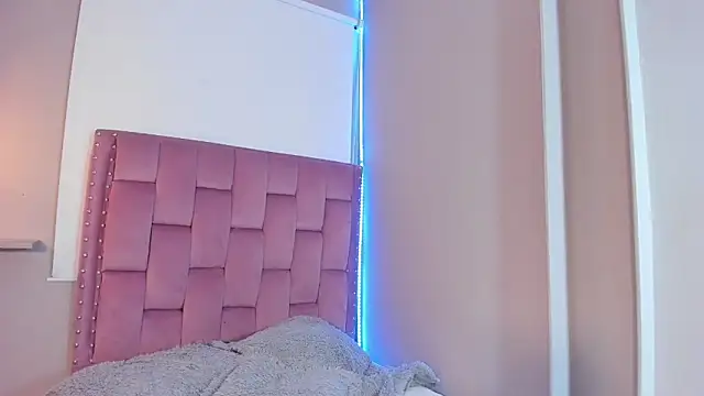 Roxy Stonee online show from March 20, 7:26 pm