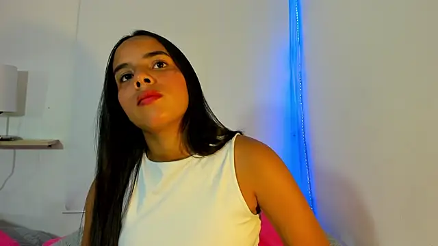 Roxy Stonee online show from January 6, 7:29 pm