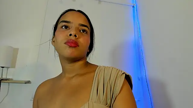 Roxy Stonee online show from December 22, 7:47 pm