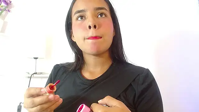 Snapshot of Roxy_Stonee chatting on November 19, 7:25 pm Roxy Stonee online show from November 19, 7:25 pm