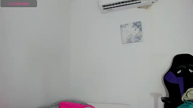 Roxy Stonee online show from February 17, 7:33 pm