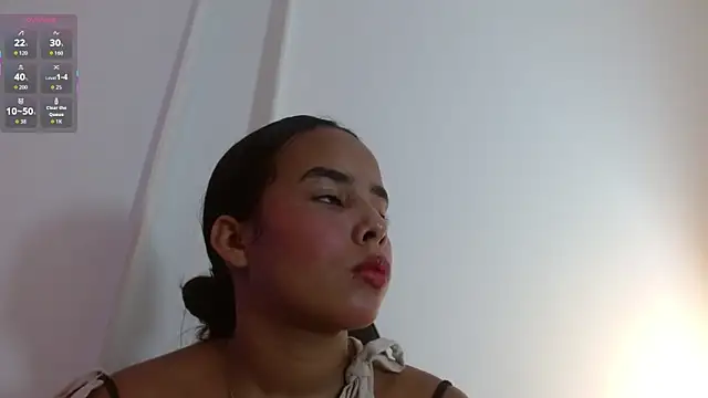 Snapshot of Roxy_Stonee chatting on September 23, 7:32 pm Roxy Stonee online show from September 23, 7:32 pm