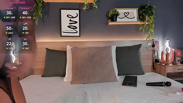 Zaha Evans online show from December 21, 6:09 pm