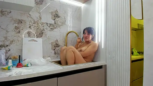 Snapshot of ada_sienna chatting on March 9, 4:33 pm ada sienna online show from March 9, 4:33 pm