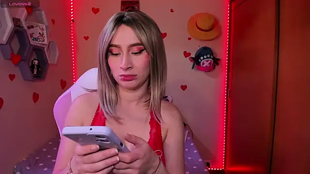Snapshot of chloe_rockss_ chatting on February 14, 6:51 pm chloe rockss online show from February 14, 6:51 pm