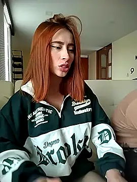 Snapshot of chloe_rockss_ chatting on March 17, 6:21 pm chloe rockss online show from March 17, 6:21 pm
