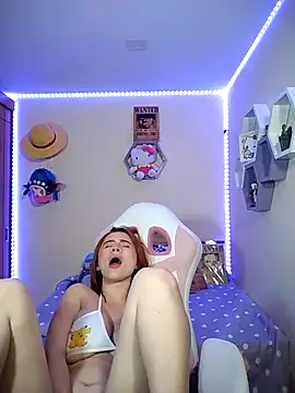 Snapshot of chloe_rockss_ chatting on March 11, 12:11 am chloe rockss online show from March 11, 12:11 am