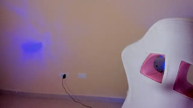 chloe rockss  online show from June 26, 8:36 pm