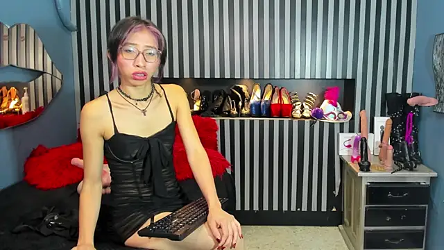 Snapshot of Mara_Gonzalez chatting on May 19, 11:50 am Mara Gonzalez online show from May 19, 11:50 am