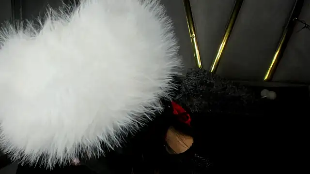 Mara Gonzalez online show from December 13, 8:04 pm