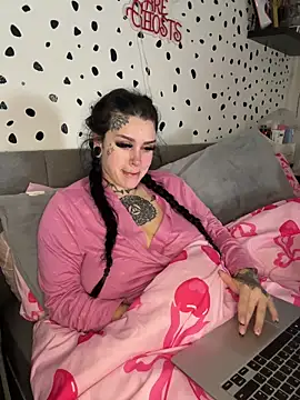 tempzzz12 online show from May 15, 7:17 am