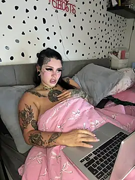 tempzzz12 online show from May 5, 1:36 pm