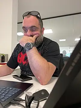 fuocovivo4 online show from March 5, 1:28 pm