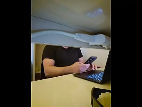 fuocovivo4 online show from March 8, 4:32 pm