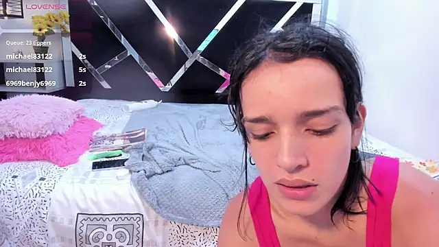 Snapshot of Annyrosee chatting on February 28, 2:31 am Annyrosee online show from February 28, 2:31 am
