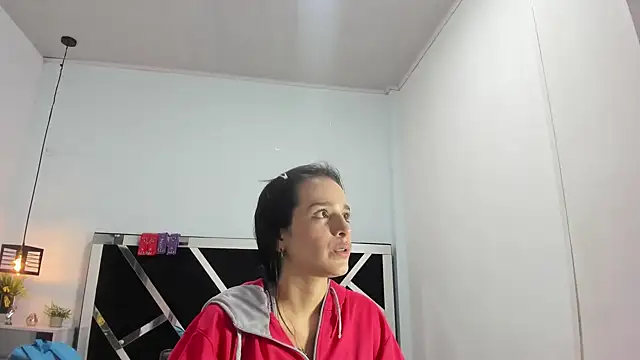 Snapshot of Annyrosee chatting on March 20, 8:08 pm Annyrosee online show from March 20, 8:08 pm