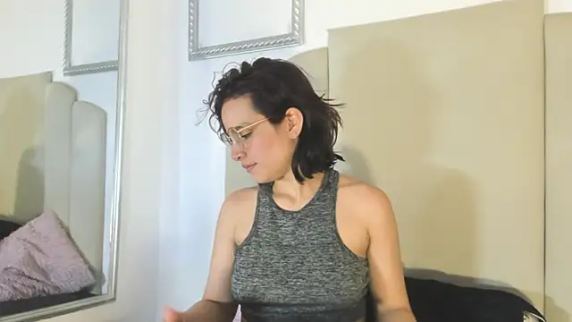 Annyrosee online show from October 20, 1:33 pm