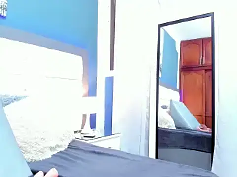 Snapshot of DayannaBronx chatting on February 21, 1:22 am DayannaBronx online show from February 21, 1:22 am