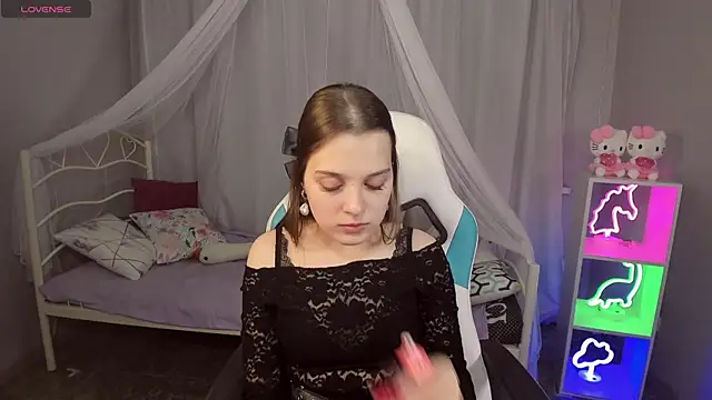 kaisajenner online show from October 19, 6:54 pm