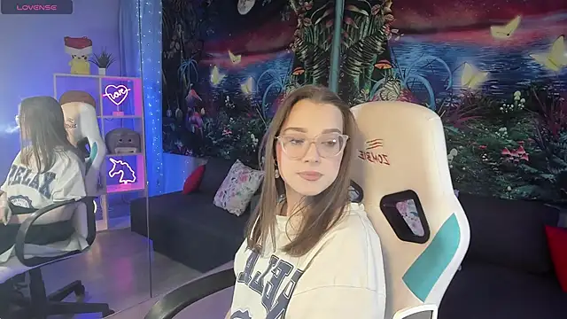 kaisajenner online show from February 3, 10:32 pm
