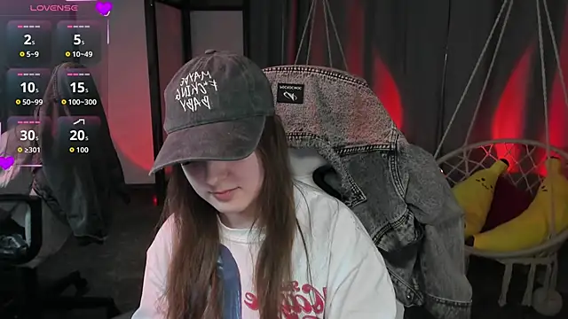 kaisajenner online show from April 13, 9:52 pm