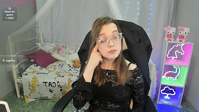 kaisajenner online show from March 18, 10:48 pm