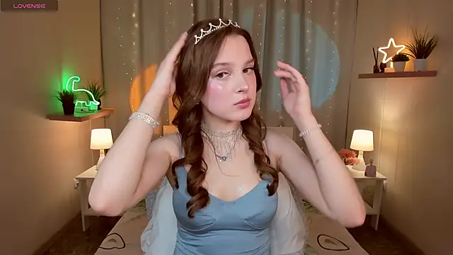 kaisajenner online show from February 25, 11:10 am