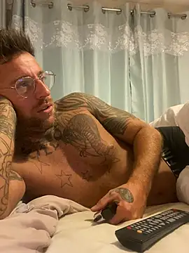 Snapshot of Jamesdeanmcqueen chatting on February 1, 7:34 pm Jamesdeanmcqueen online show from February 1, 7:34 pm