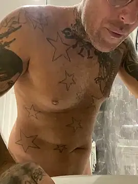 Snapshot of Jamesdeanmcqueen chatting on February 6, 7:51 pm Jamesdeanmcqueen online show from February 6, 7:51 pm