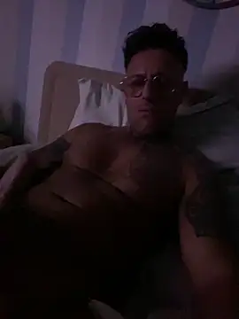 Snapshot of Jamesdeanmcqueen chatting on February 9, 6:11 am Jamesdeanmcqueen online show from February 9, 6:11 am