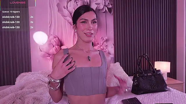 allicemackenzie online show from January 6, 8:24 pm