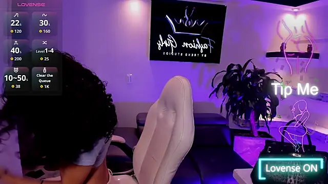 allicemackenzie online show from October 11, 6:58 am