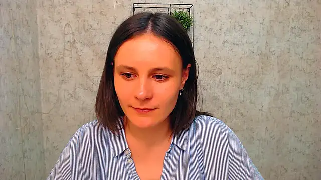 Snapshot of ValeriaHeart_ chatting on February 21, 3:43 pm ValeriaHeart online show from February 21, 3:43 pm